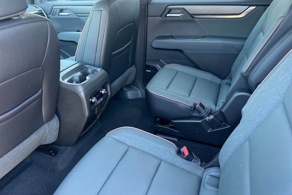 New 2026 GMC Acadia AT4 w/ Super Cruise Package image 9