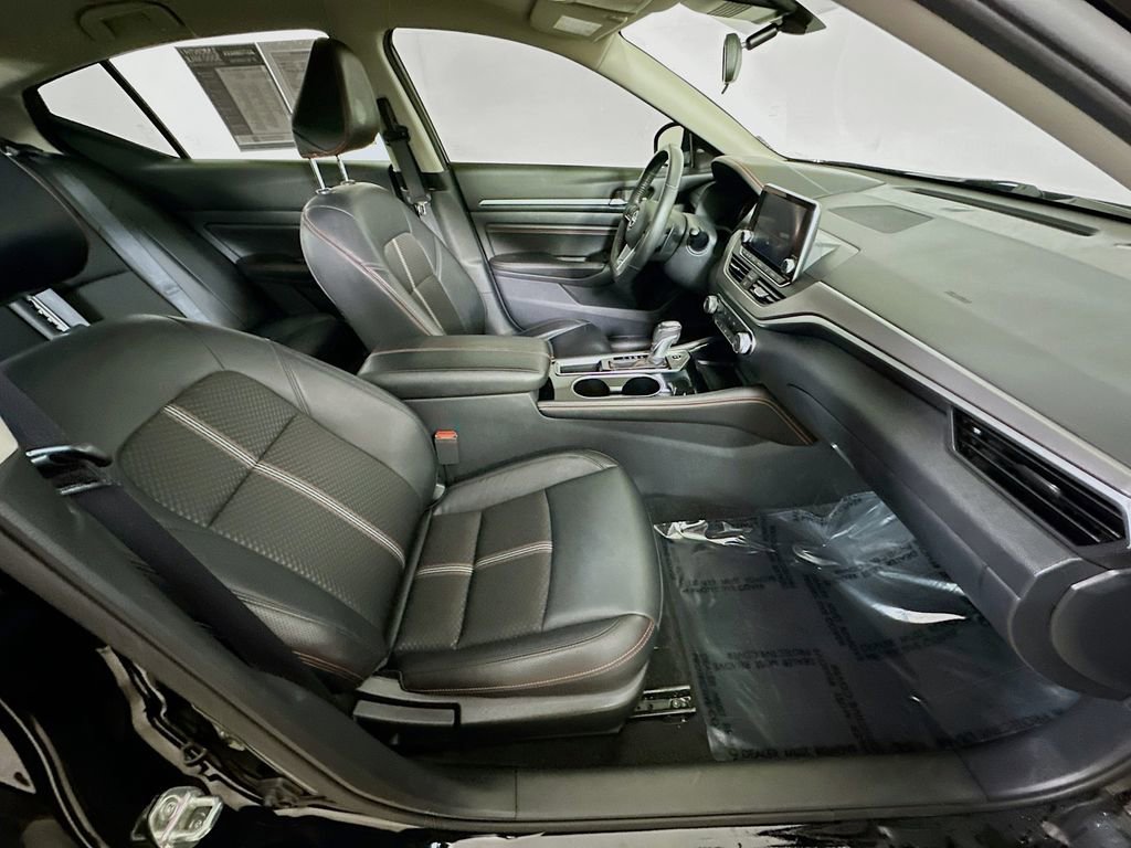 Used 2023 Nissan Altima 2.5 SR image 12