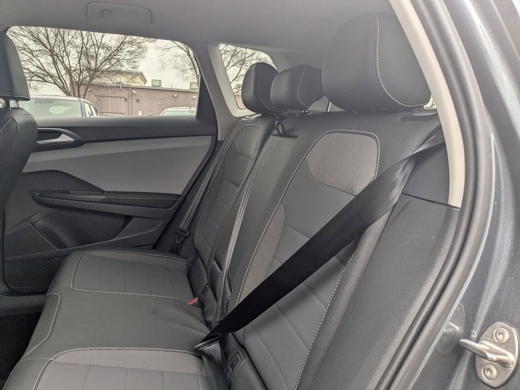 Used 2024 Volkswagen Taos SE image 24