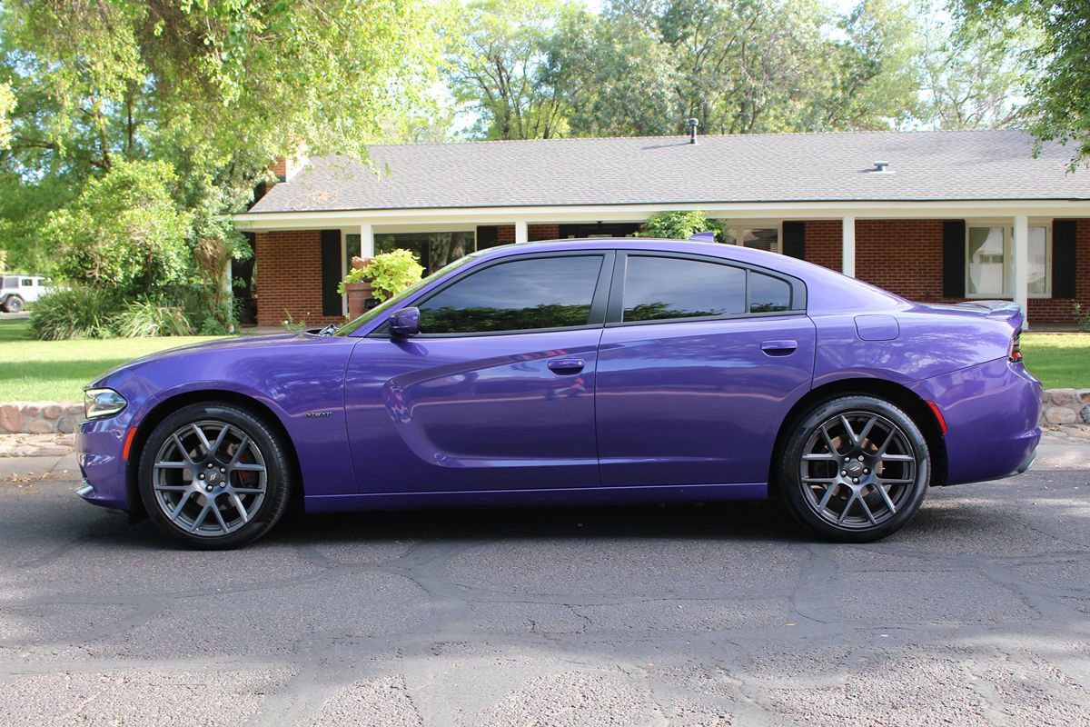 Used 2018 Dodge Charger R/T w/ Plus Group RWD image 2