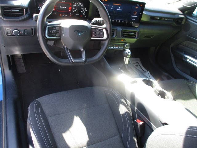 Used 2024 Ford Mustang Coupe image 4