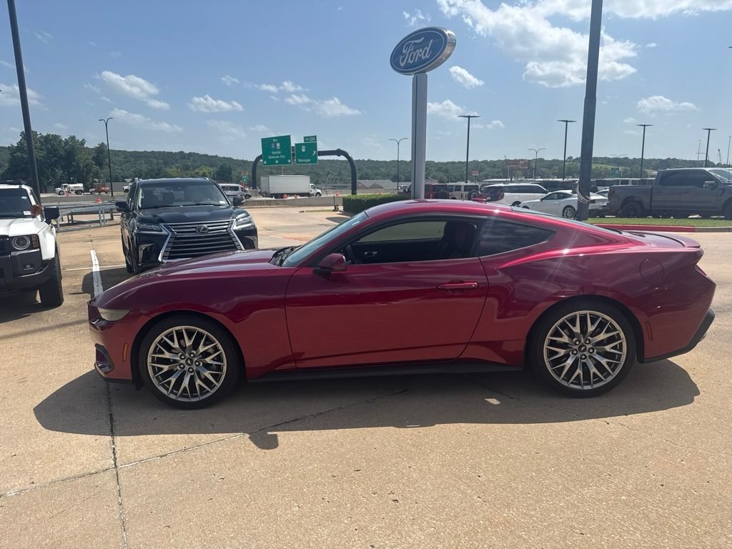 Used 2025 Ford Mustang Premium RWD image 6