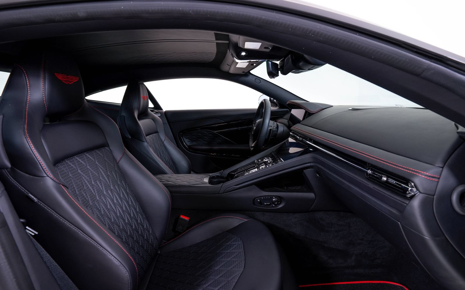 Used 2025 Aston Martin DB12 Coupe RWD image 23