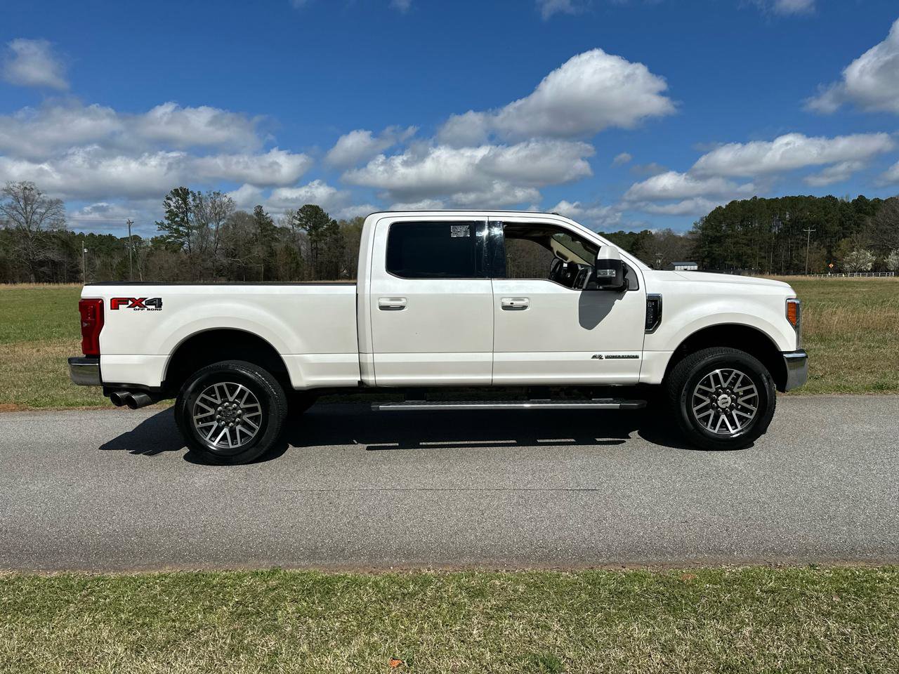 Used 2017 Ford F250 Lariat w/ Lariat Ultimate Package AWD/4WD image 2