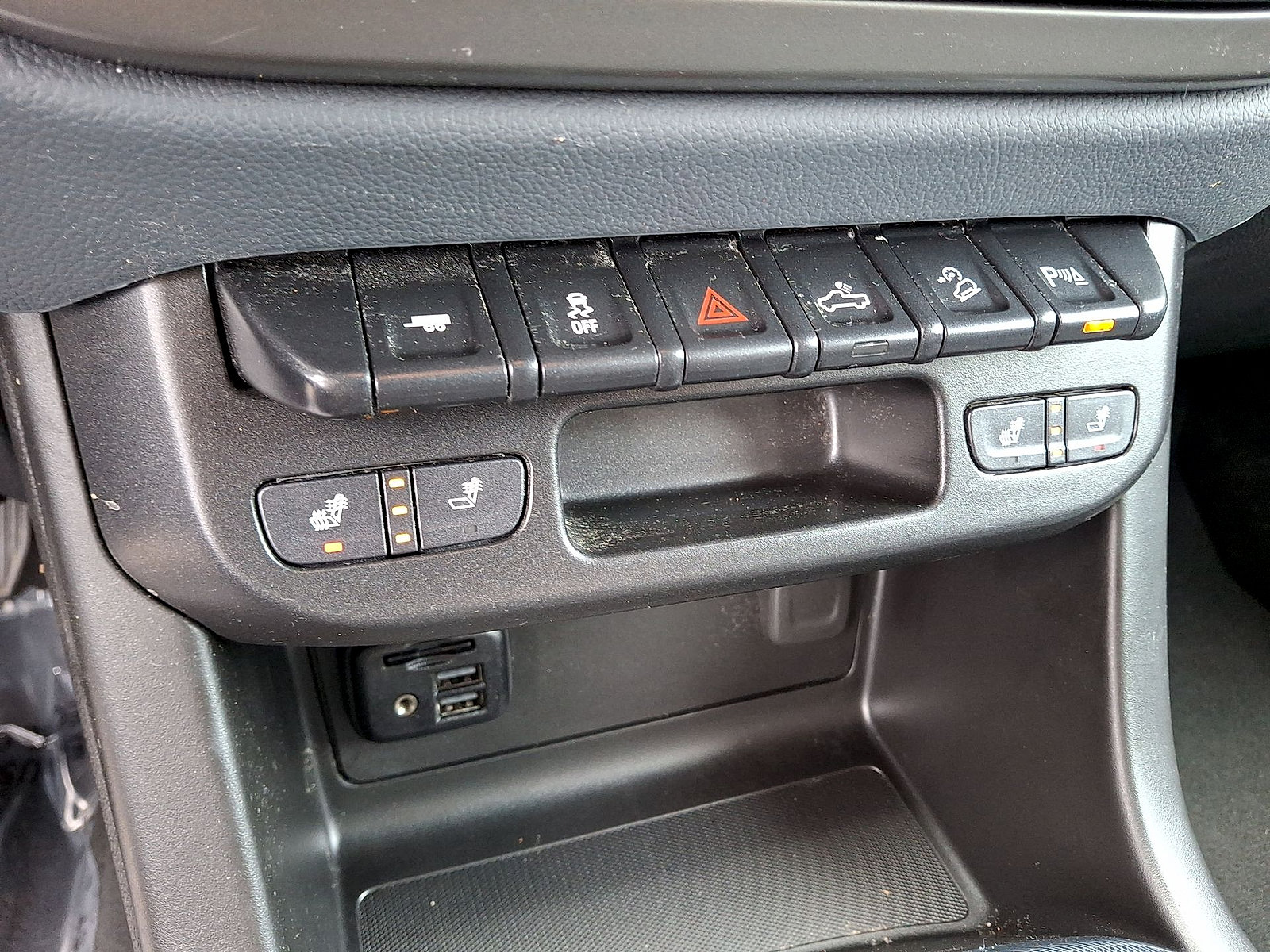 Used 2022 Chevrolet Colorado Z71 AWD/4WD image 19