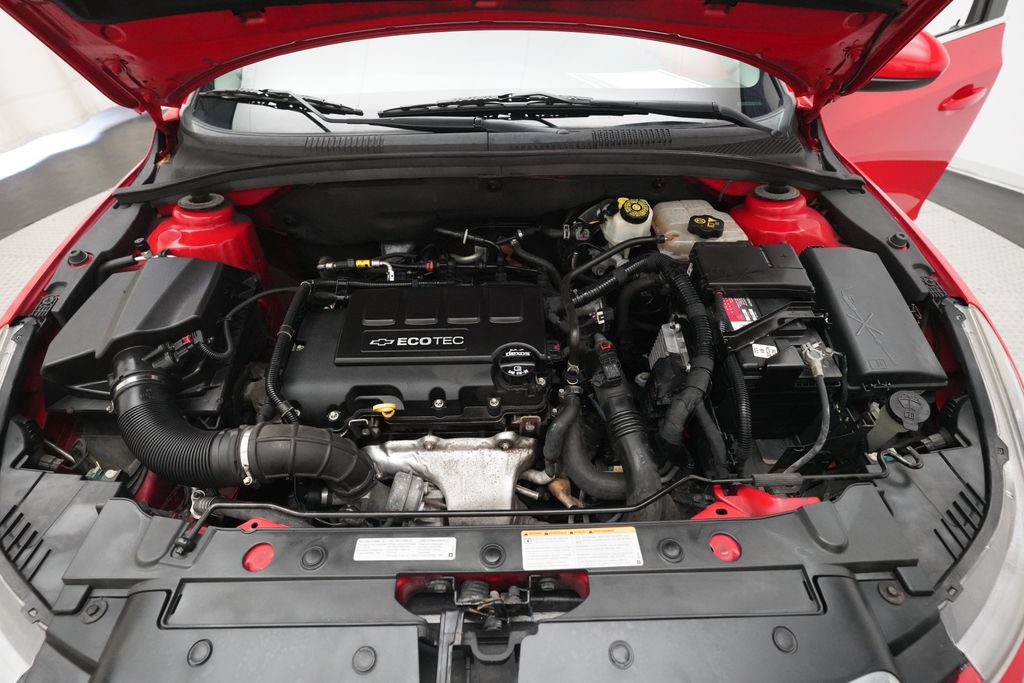 Used 2015 Chevrolet Cruze LT FWD image 3