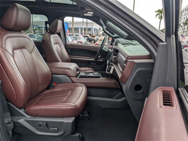 Used 2024 Ford Expedition Limited image 17