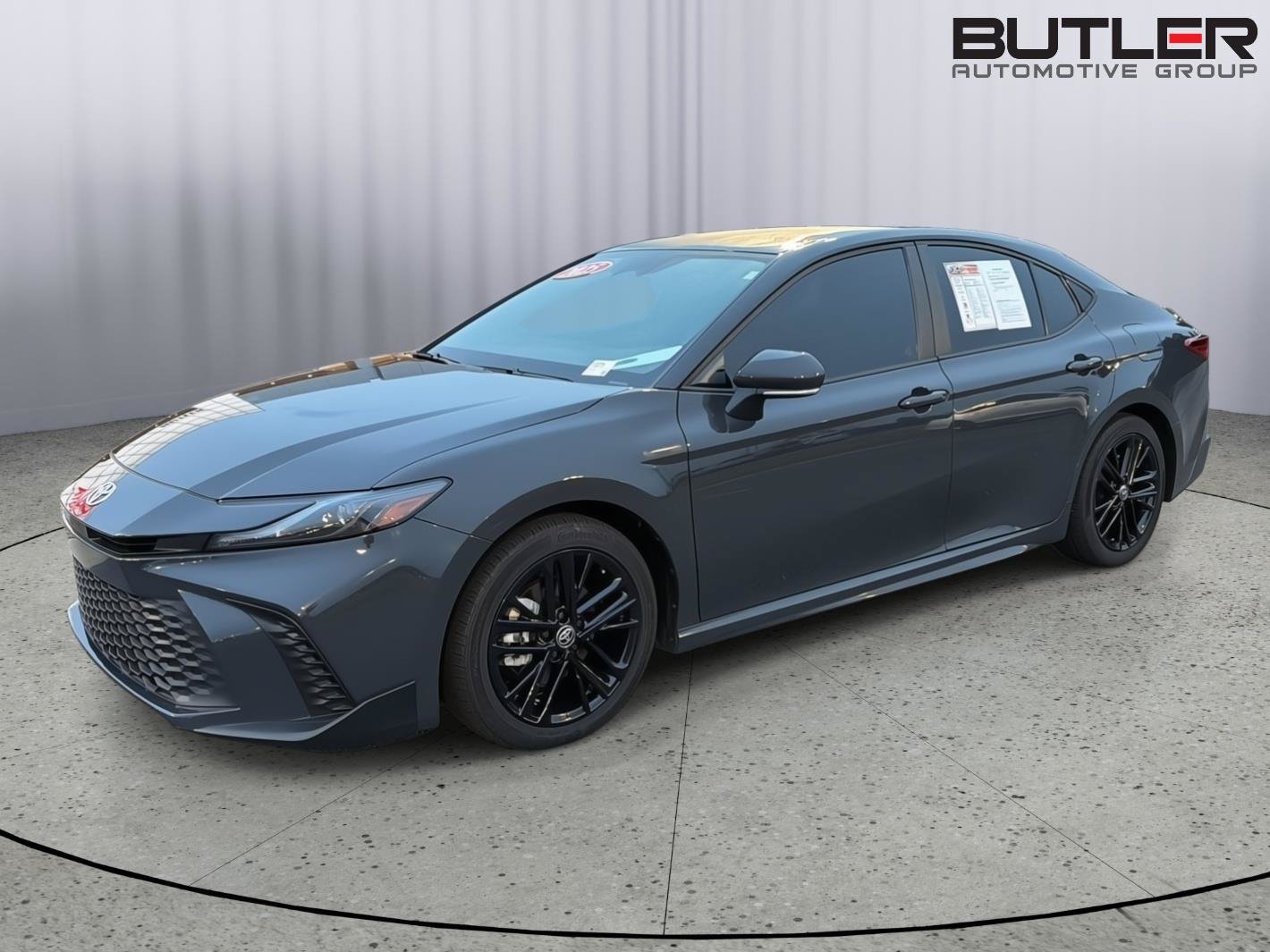 Used 2025 Toyota Camry SE w/ Multimedia Upgrade Package FWD image 2