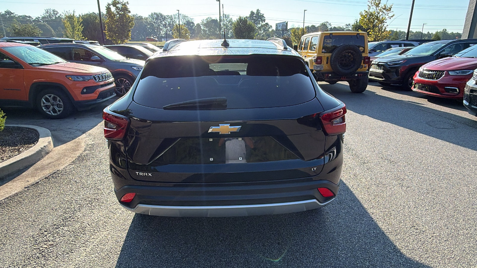 Used 2025 Chevrolet Trax LT FWD image 9