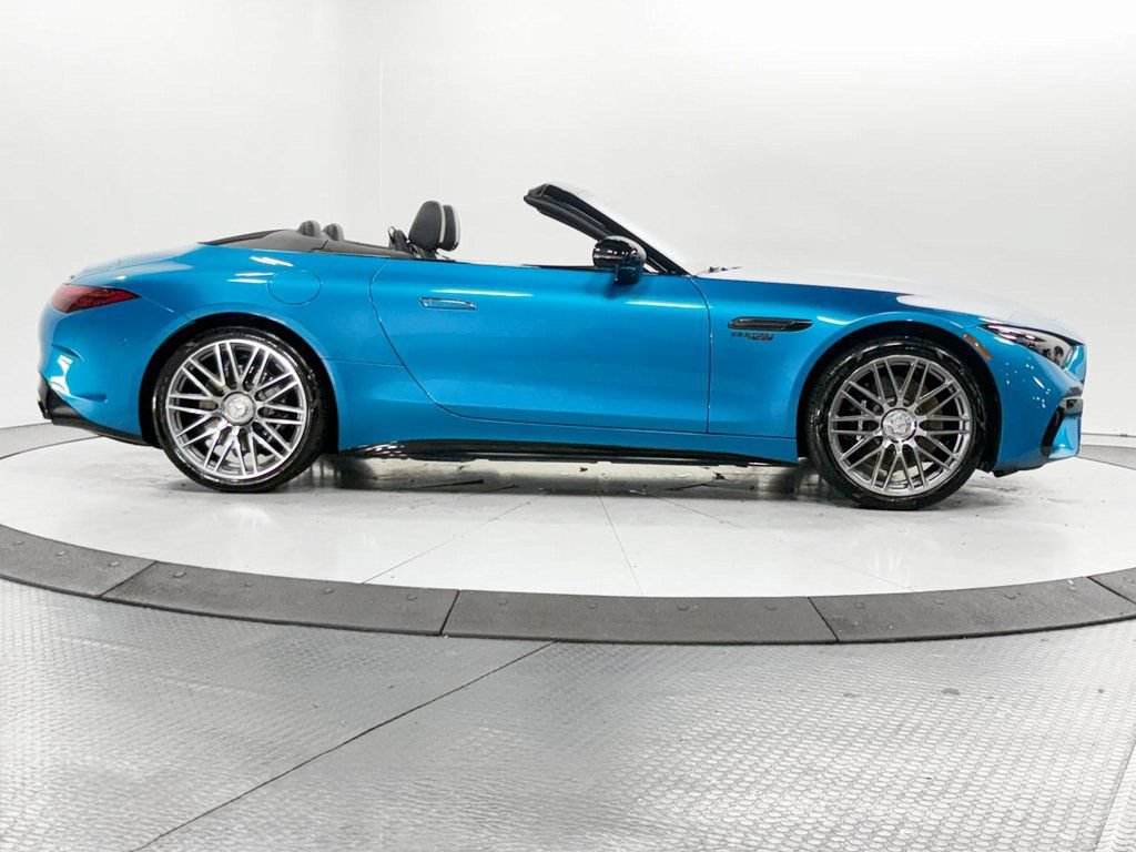 Used 2024 Mercedes-Benz SL 63 AMG 4MATIC image 38