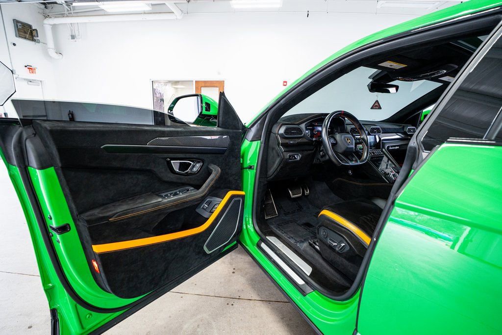 Used 2023 Lamborghini Urus Performante image 39