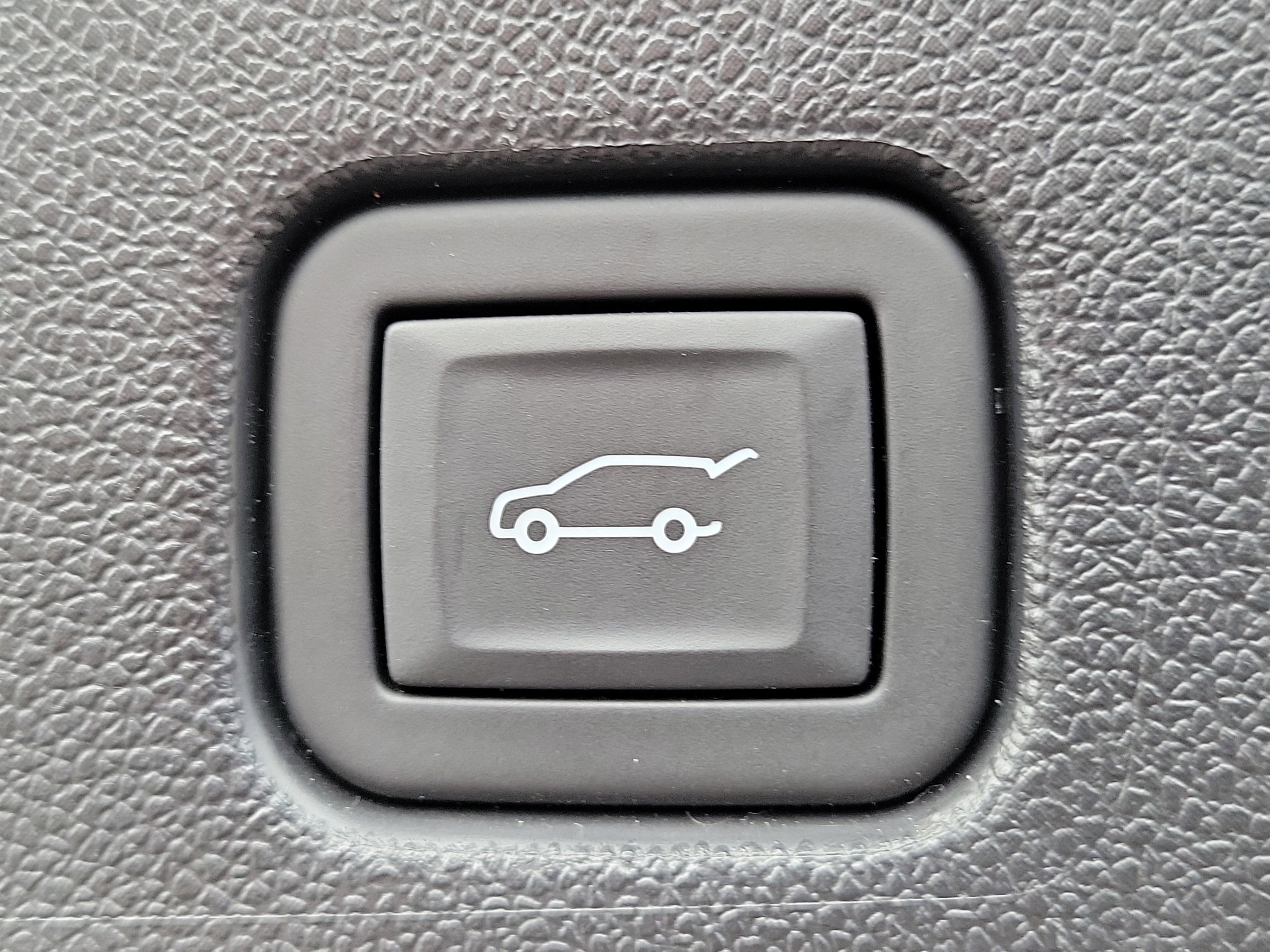 Used 2025 GMC Acadia Elevation image 9