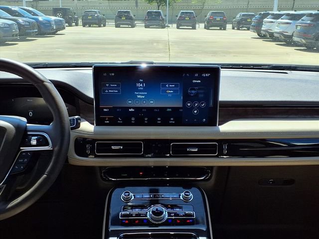 Certified 2023 Lincoln Nautilus Reserve w/ Luxury Package image 8