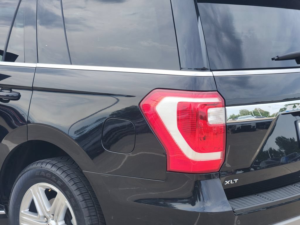 Used 2020 Ford Expedition XLT w/ Equipment Group 202A AWD/4WD image 15