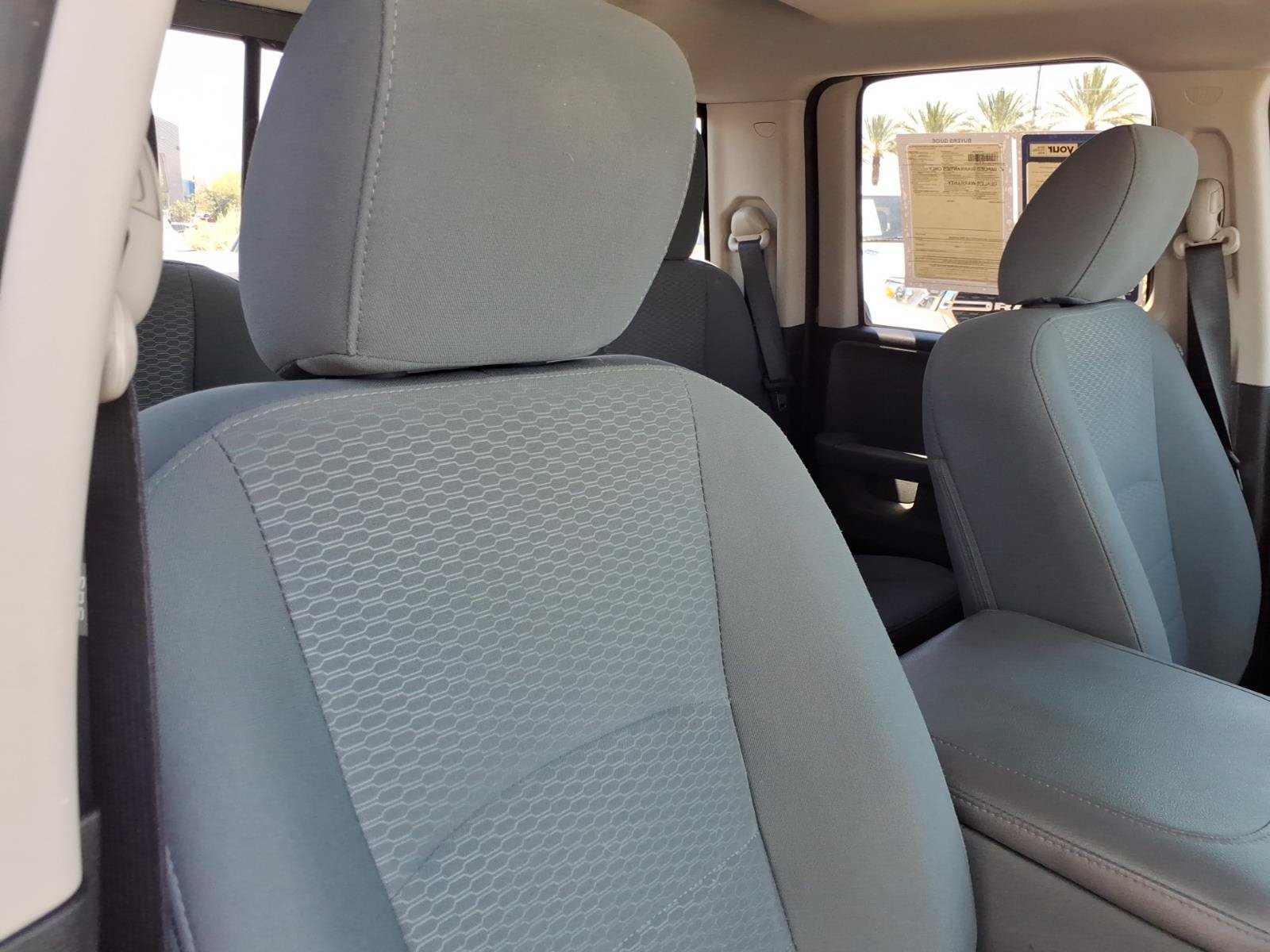 Used 2016 RAM 1500 Classic SLT RWD image 13