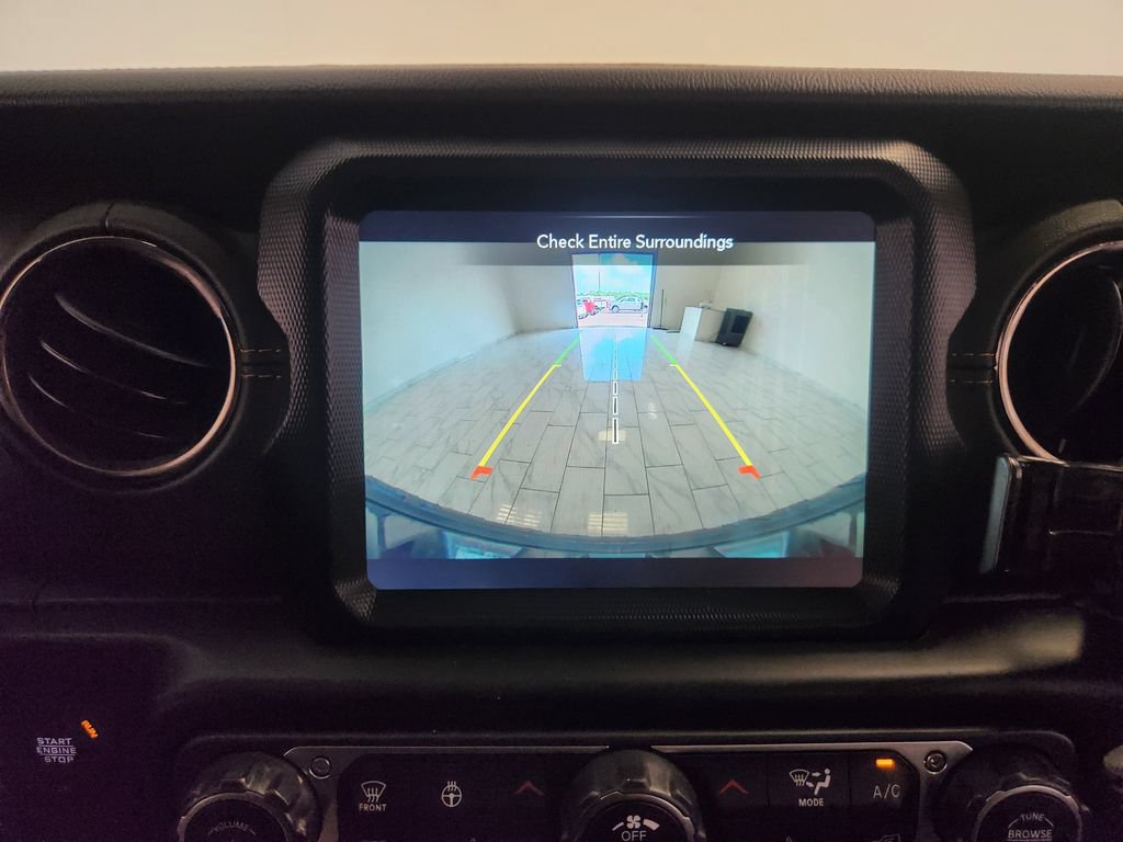 Used 2021 Jeep Wrangler Unlimited Sahara AWD/4WD image 17