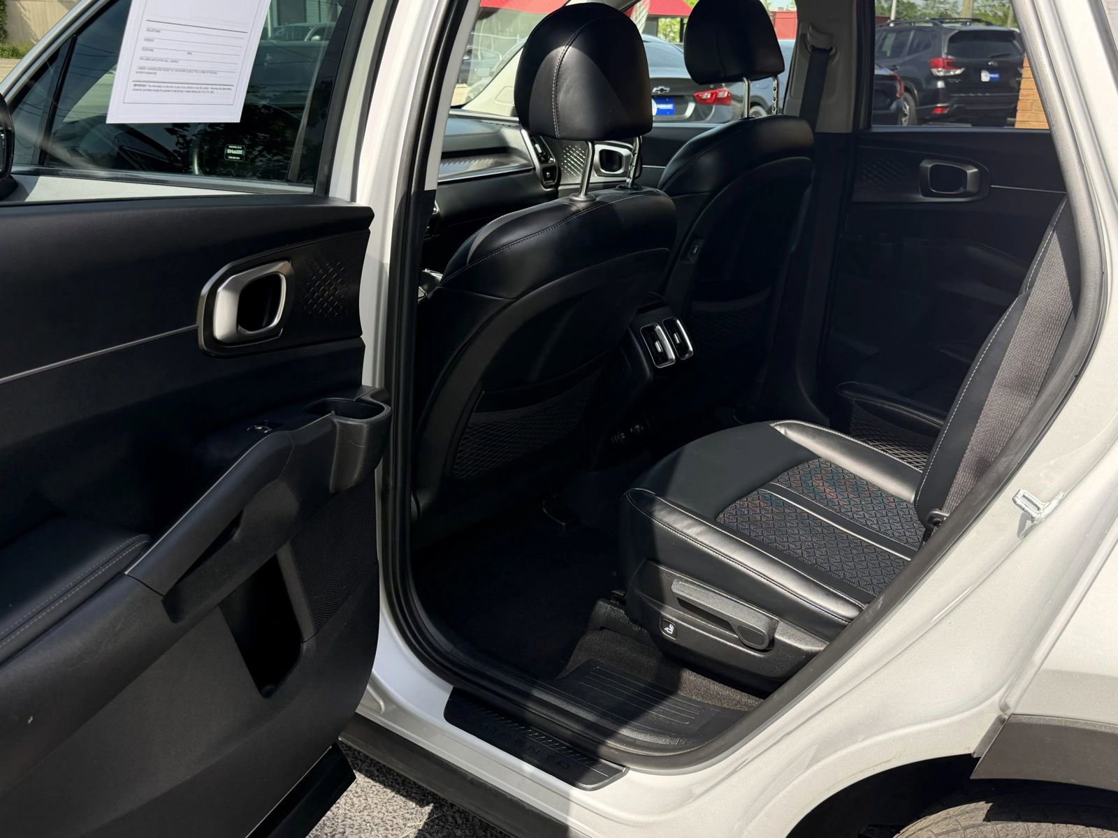 Used 2022 Kia Sorento EX FWD image 28