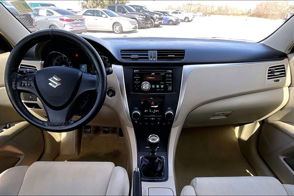Used 2011 Suzuki Kizashi S image 7
