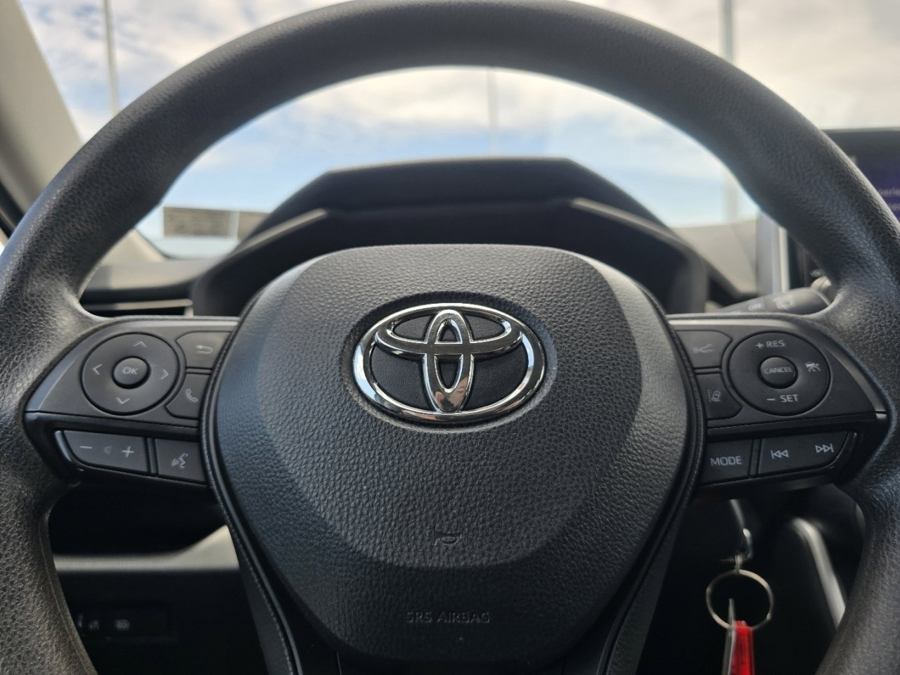 Used 2024 Toyota RAV4 LE AWD/4WD image 24