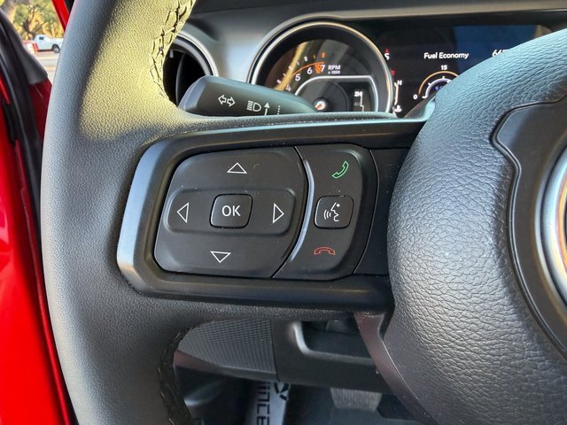 Used 2023 Jeep Gladiator Willys image 11