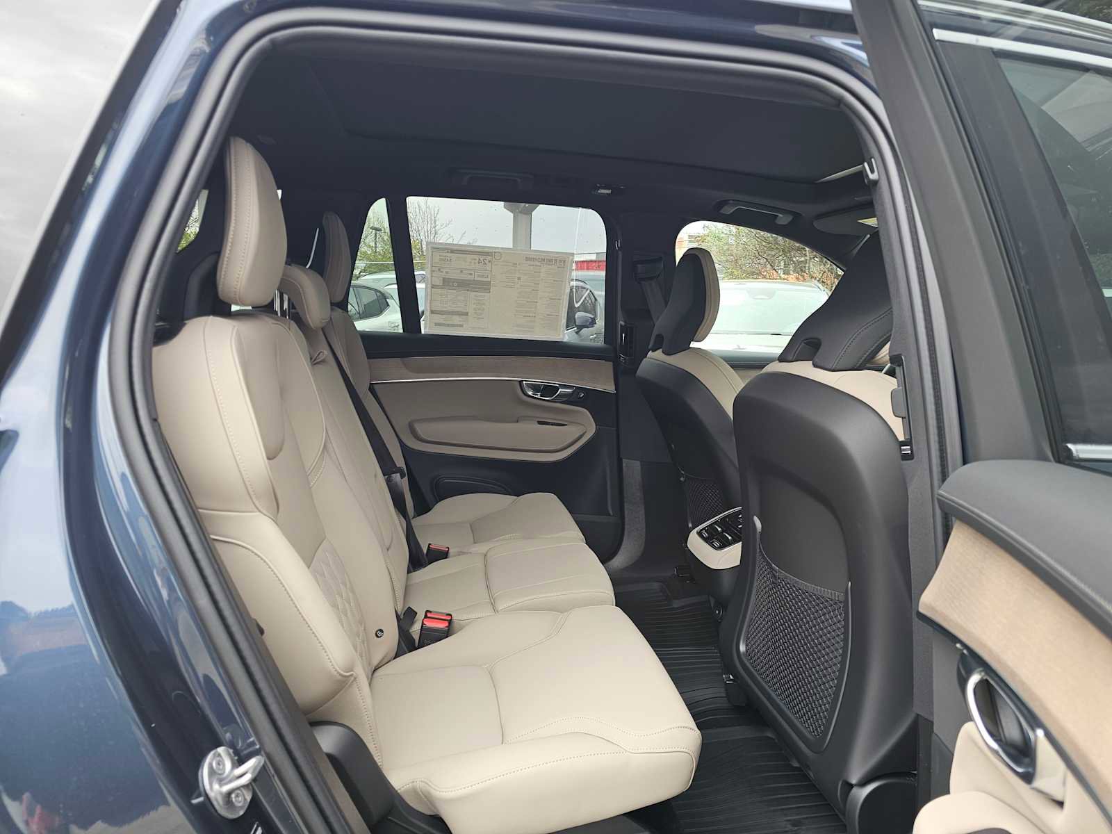 New 2026 Volvo XC90 B5 Plus w/ Protection Package AWD/4WD image 11