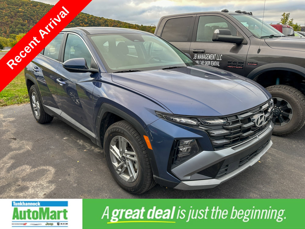 Used 2025 Hyundai Tucson SE AWD/4WD image 1
