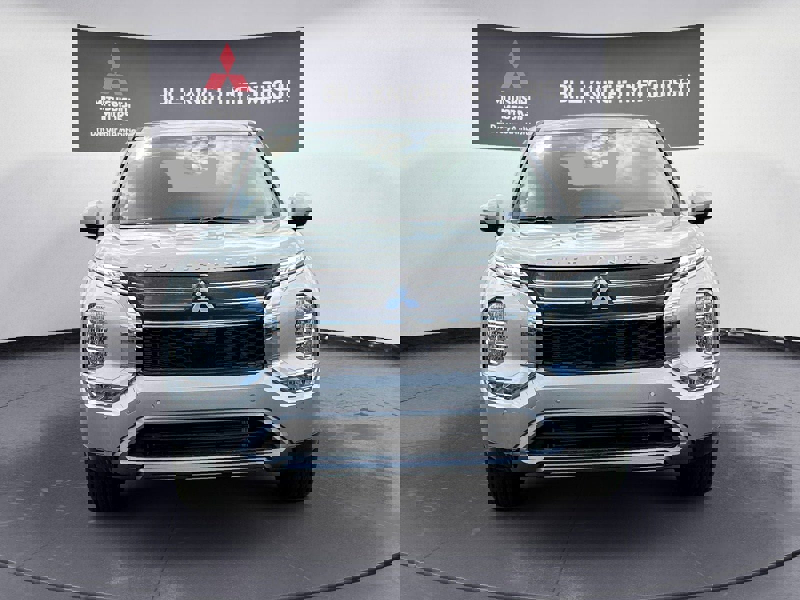 New 2025 Mitsubishi Outlander SE image 8