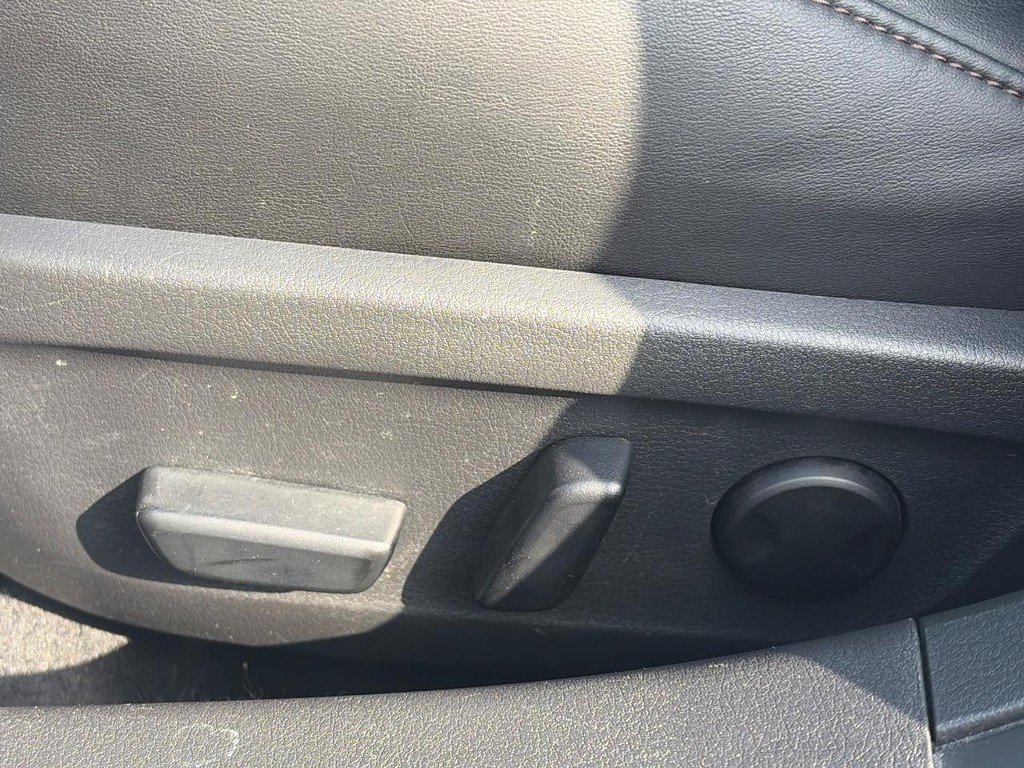 Used 2022 MAZDA MAZDA3 s FWD image 19