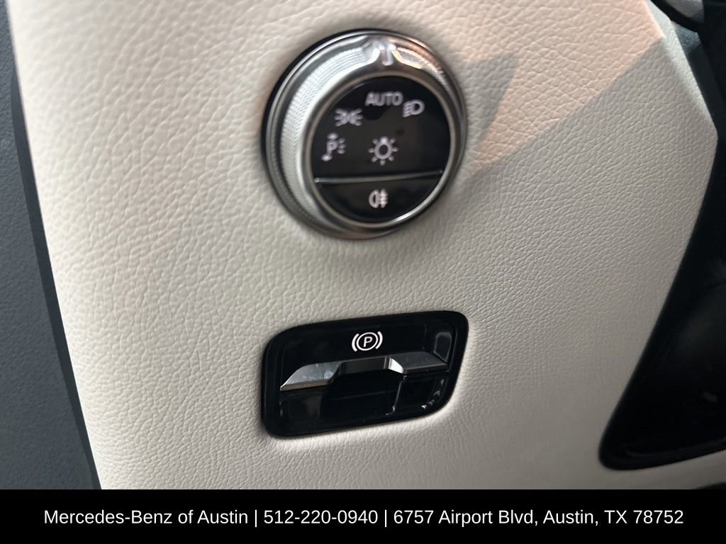 Used 2025 Mercedes-Benz GLC 300 image 19