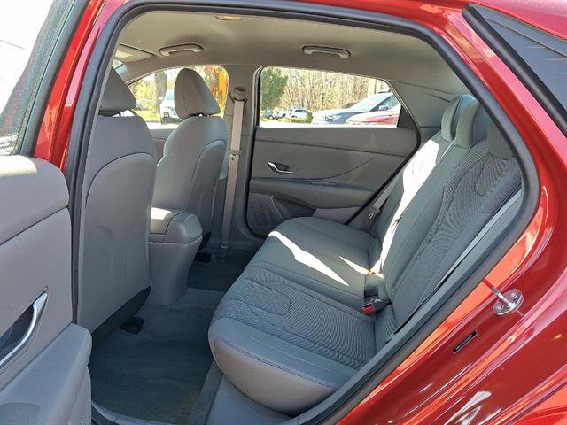 Certified 2023 Hyundai Elantra SE FWD image 19