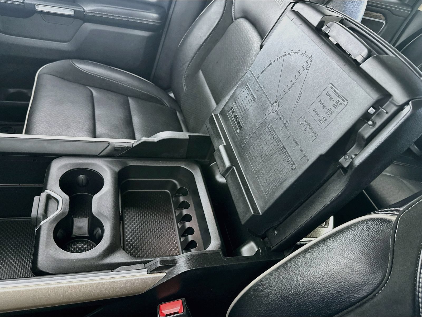 Used 2019 RAM 1500 Laramie AWD/4WD image 17
