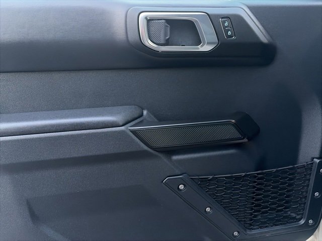 Used 2025 Ford Bronco Badlands image 15