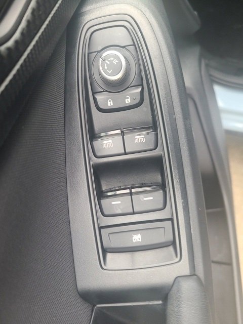 Used 2020 Subaru Crosstrek 2.0i Premium image 18