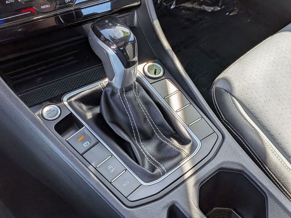 Used 2025 Volkswagen Jetta SE image 25
