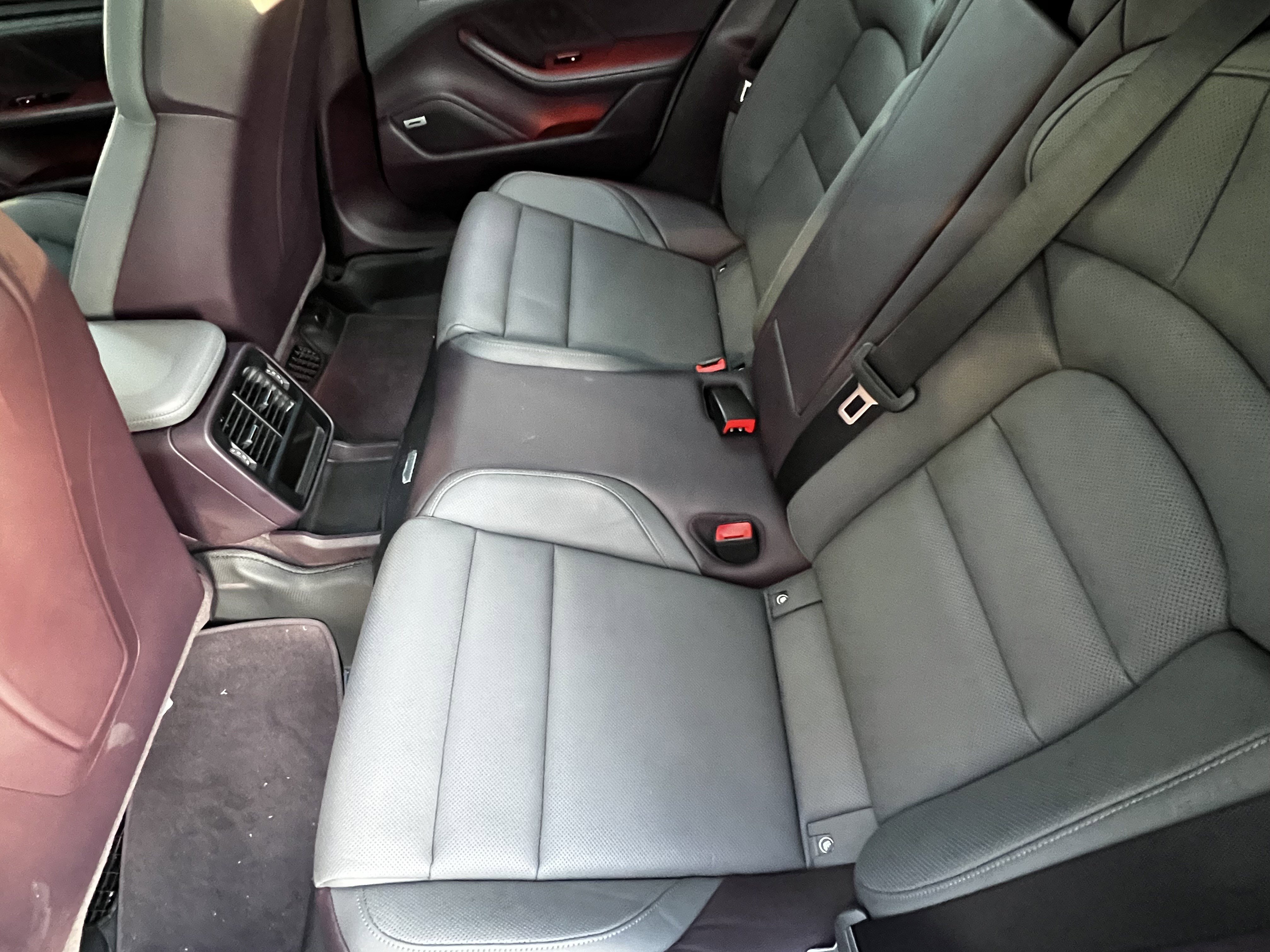 Used 2022 Porsche Taycan 4S image 32