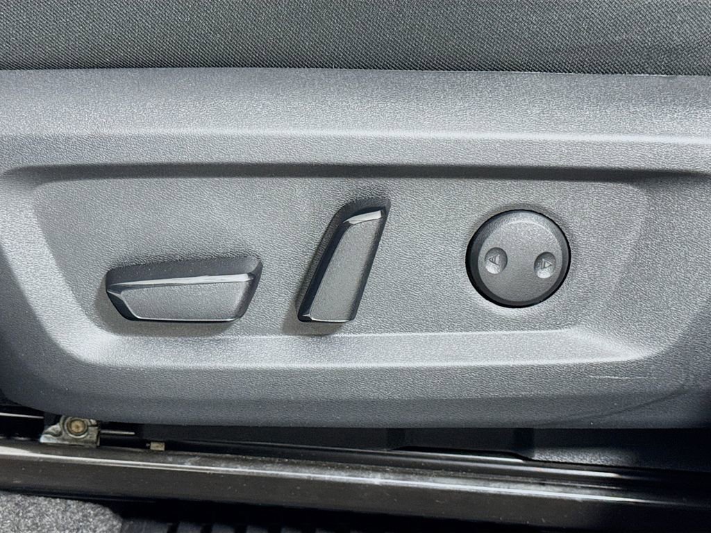 Used 2022 Nissan Rogue SV image 15