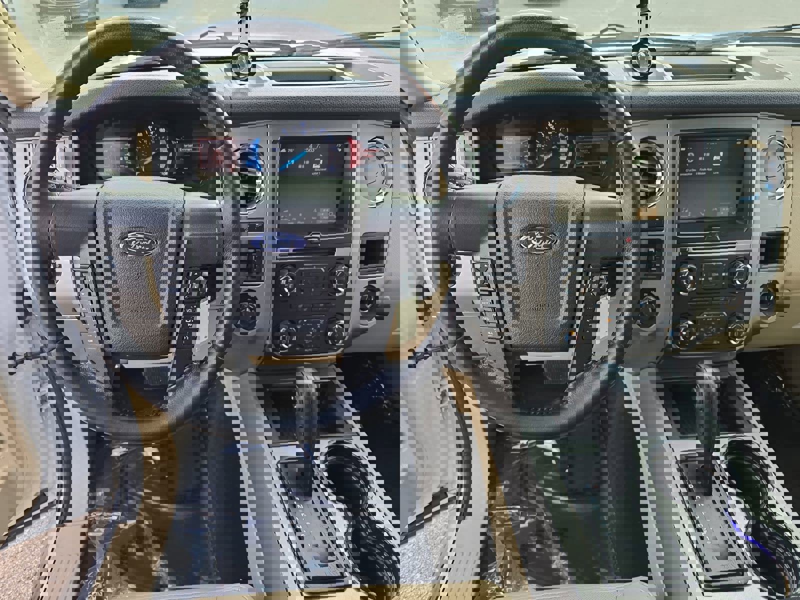 Used 2016 Ford Expedition EL XLT w/ Equipment Group 202A image 18