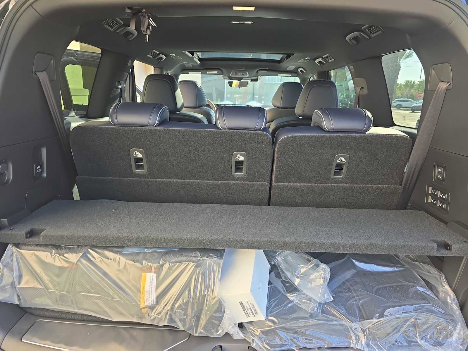 New 2026 INFINITI QX80 4WD w/ Sport Exterior Package image 25