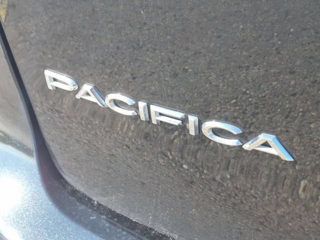Used 2023 Chrysler Pacifica Limited FWD image 10