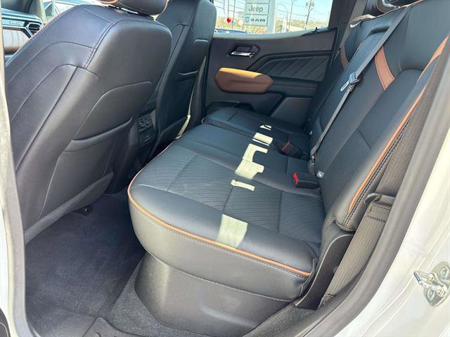 Used 2024 GMC Canyon AT4 w/ AT4 Premium Package AWD/4WD image 11