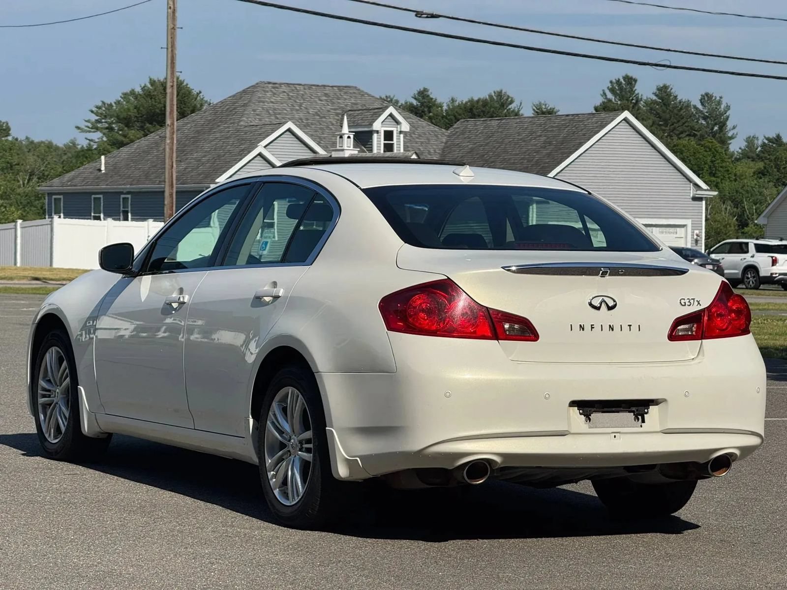 Used 2010 INFINITI G37 x Sedan w/ Premium Pkg AWD/4WD image 5