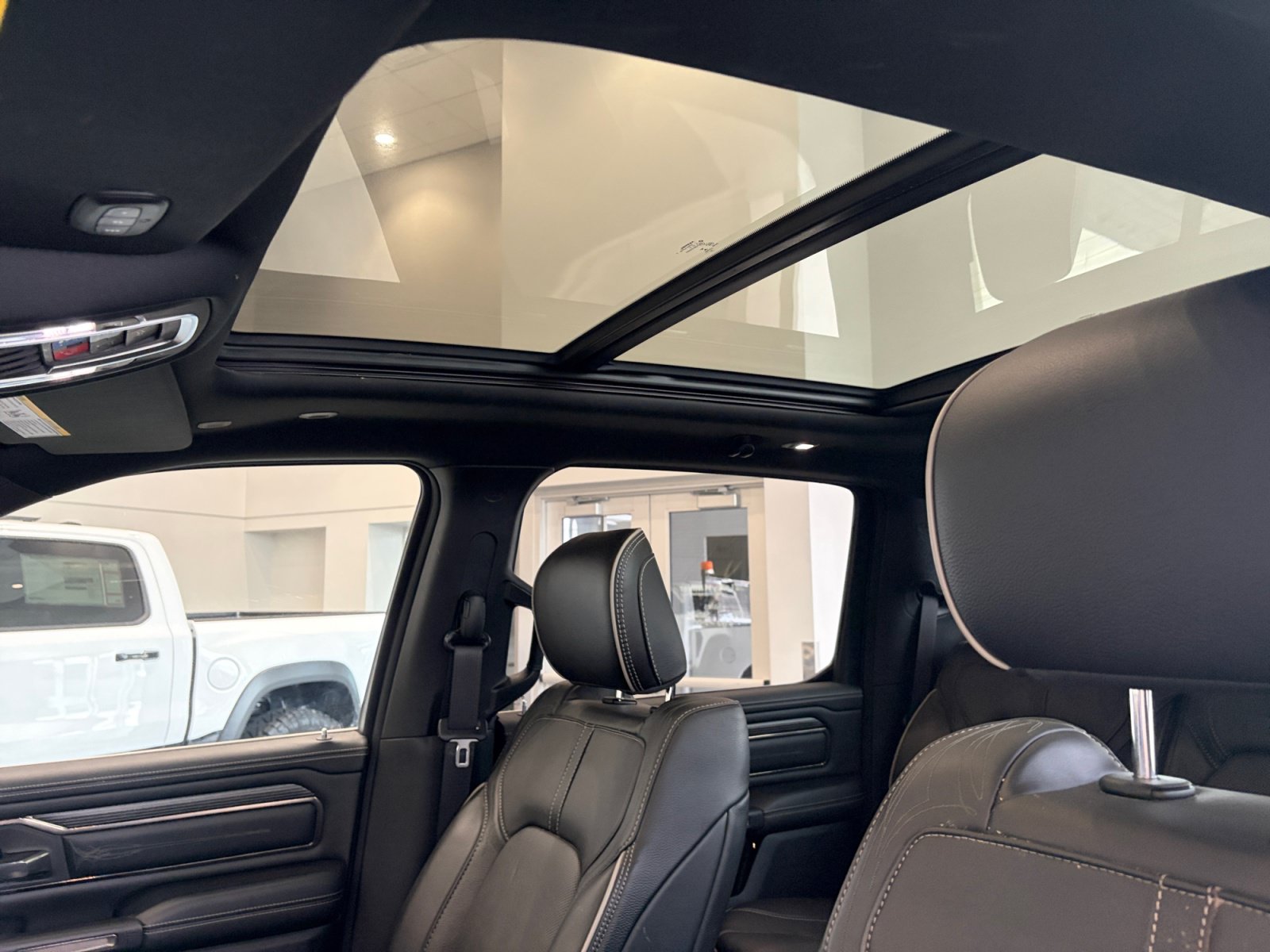 Used 2020 RAM 1500 Limited AWD/4WD image 32