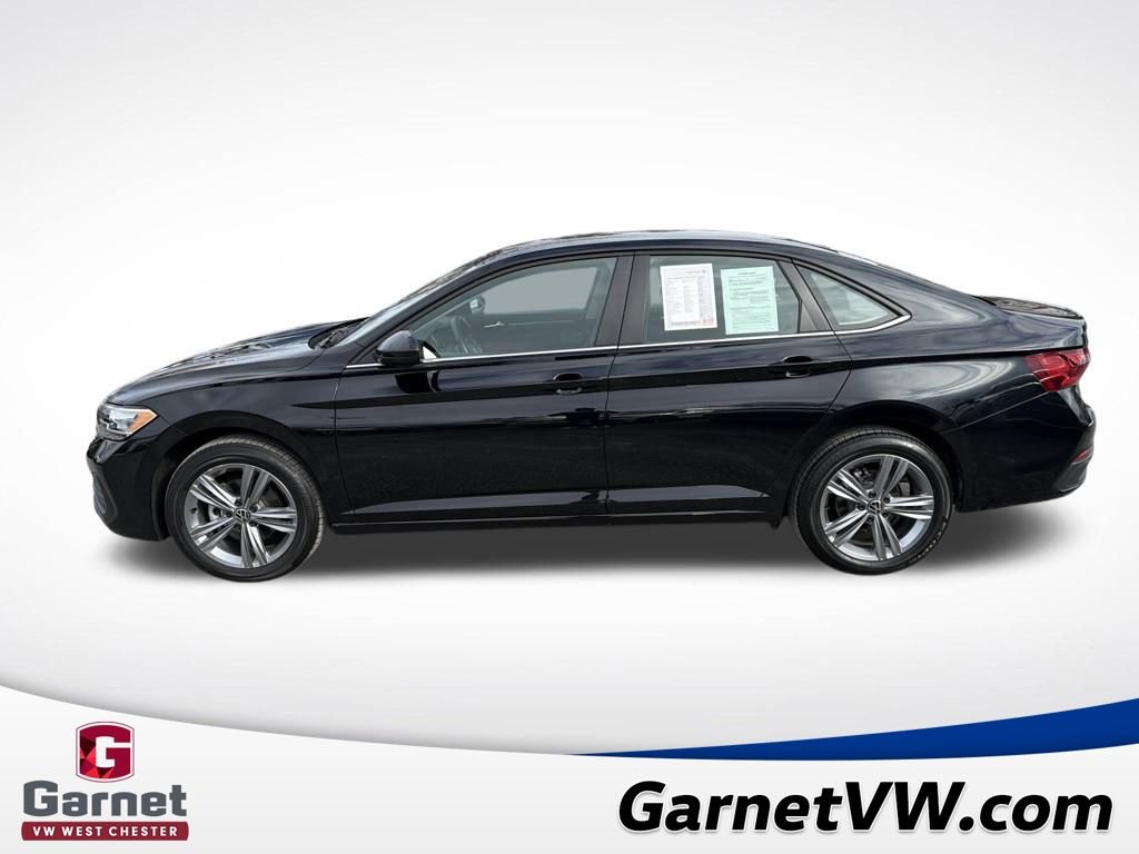 Certified 2024 Volkswagen Jetta SE image 2