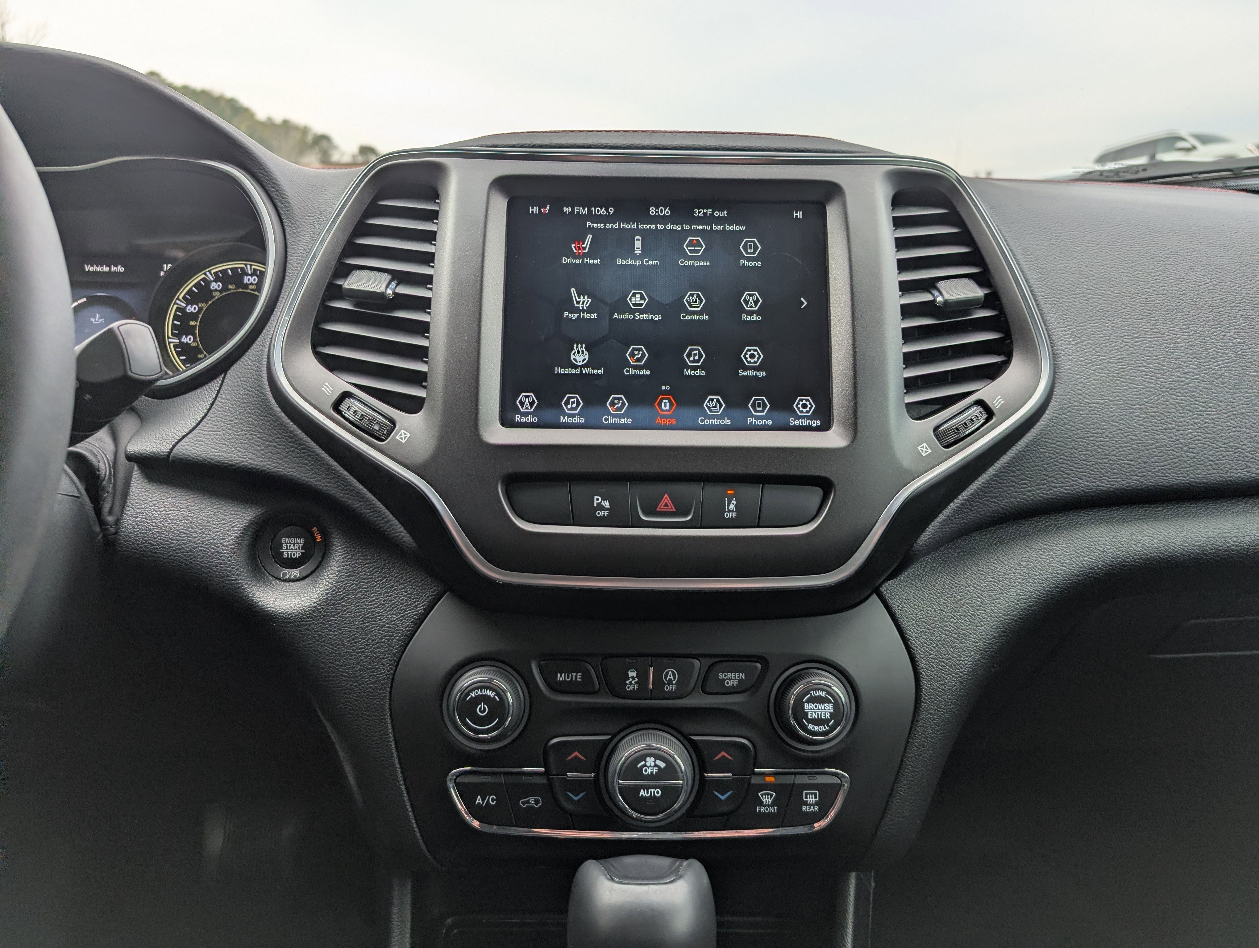 Used 2022 Jeep Cherokee Trailhawk image 25