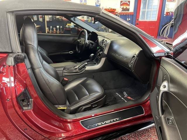 Used 2006 Chevrolet Corvette Convertible w/ Preferred Equipment Group RWD image 10
