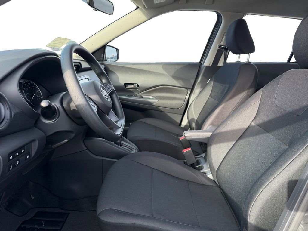 New 2025 Nissan Kicks S image 9