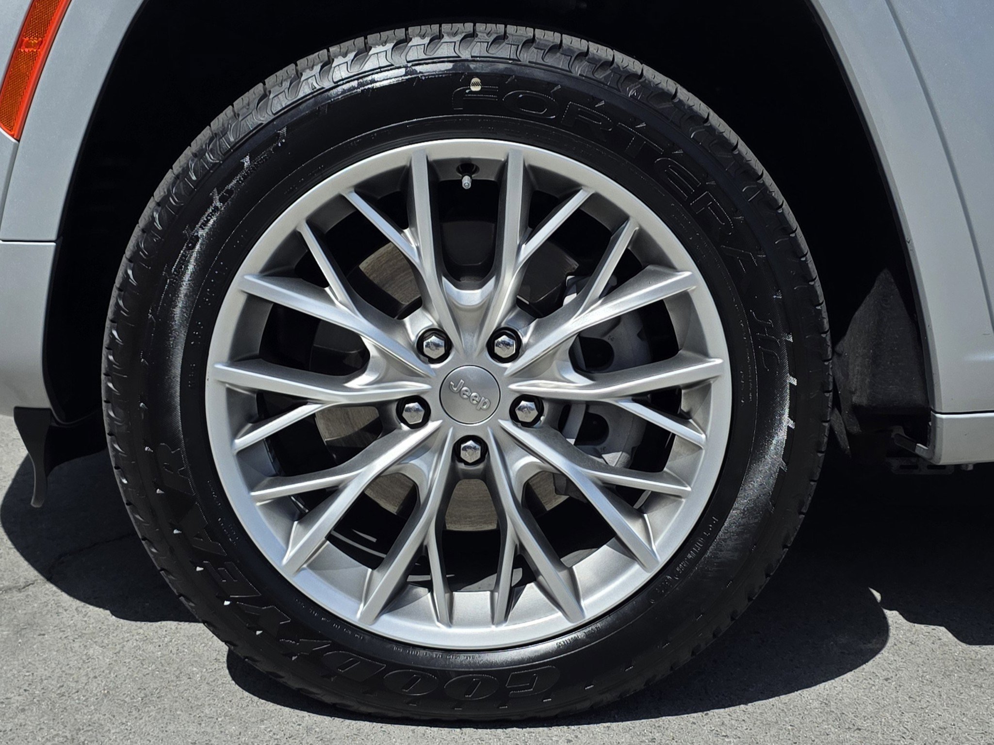 Certified 2022 Jeep Grand Cherokee Summit AWD/4WD image 9