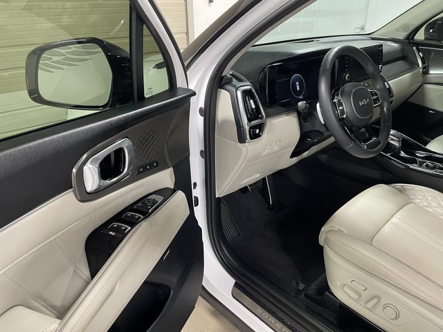 Used 2023 Kia Sorento SX AWD/4WD image 10