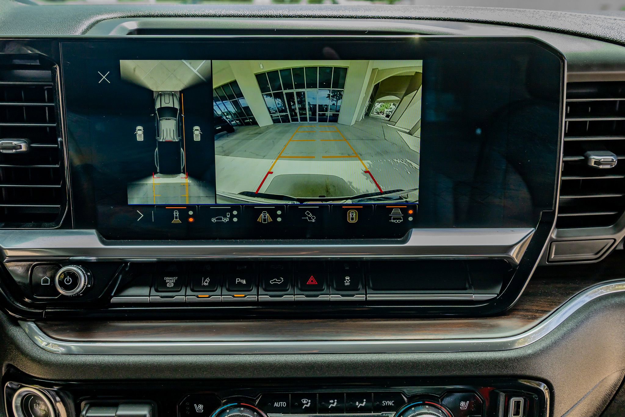 Used 2024 GMC Sierra 3500 SLT w/ SLT Premium Package AWD/4WD image 26