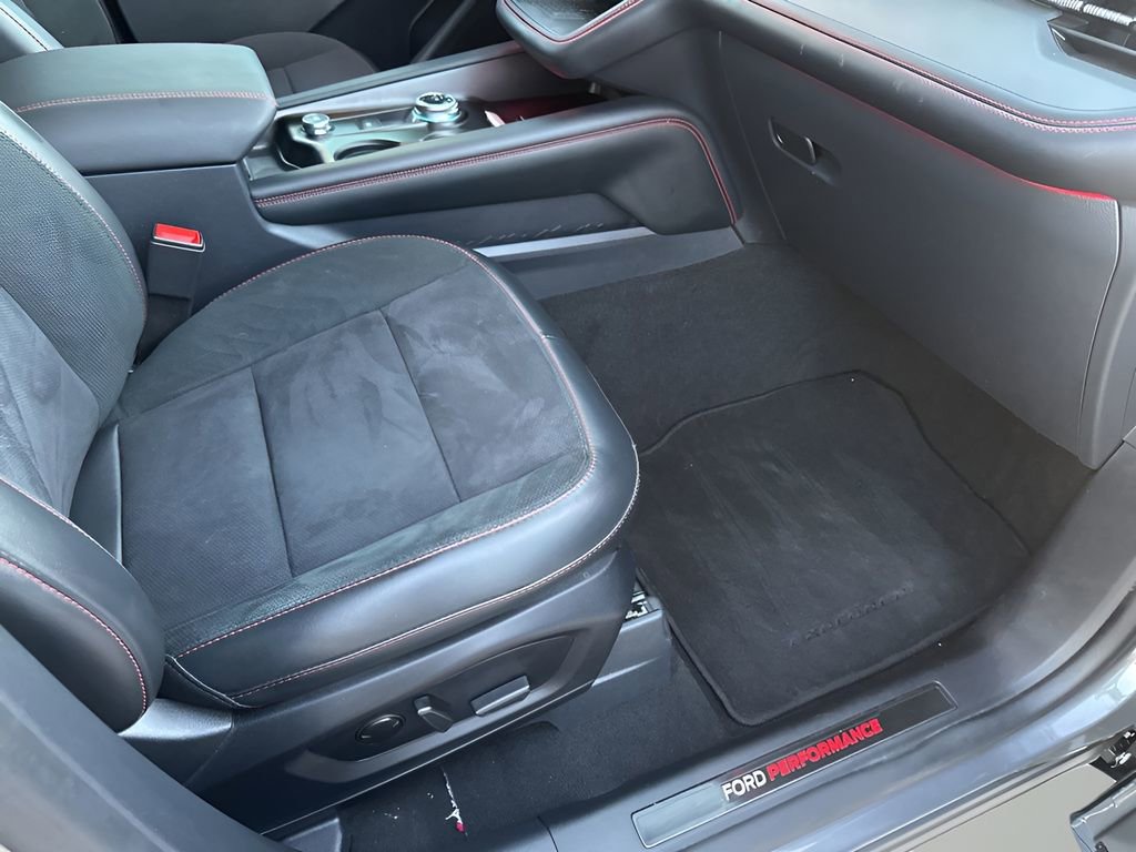 Used 2025 Ford Explorer ST image 16